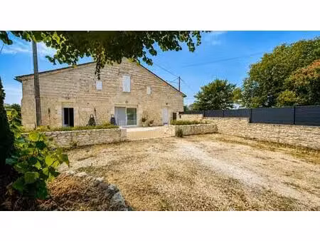 maison en pierre de 165 m2 de plain pied rénovée
