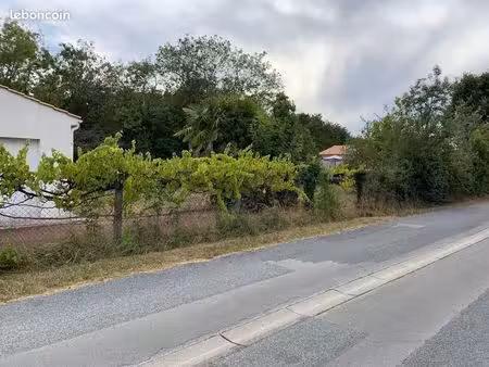terrain à bâtir de 400 m2 au prix de 80000 à le chateau-d'oleron (17)