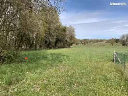 terrain à bâtir de 374 m2 au prix de 34408 à pessines (17)