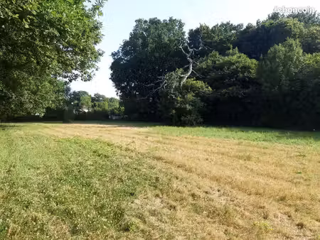 terrain à bâtir de 805 m2 au prix de 44250 à saint-georges-des-coteaux (17)