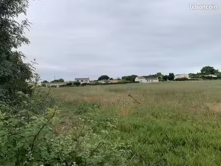 terrain à bâtir de 226 m2 au prix de 58700 à medis (17)