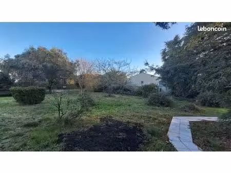 terrain 605 m² breuillet