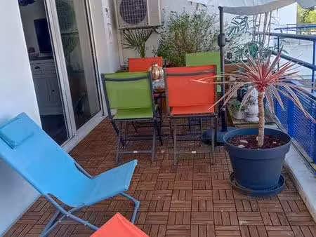 a vendre aytré t bel appart t2 avec clim  parking et grande terrasse. possibilité achat ga