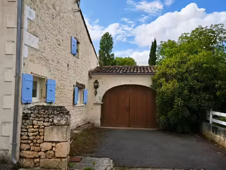 maison charentaise de caractère – excellente performance énergétique – terrain constructib
