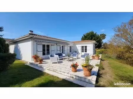 villa 4 pièces 164 m²
