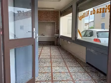 local commercial 30 m2 avec matériel restauration rapide