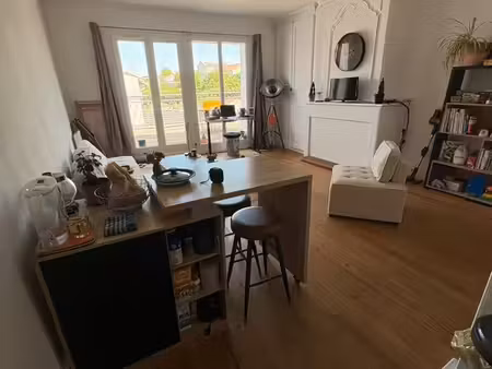 loue appartement dans le centre de ville de st savinien