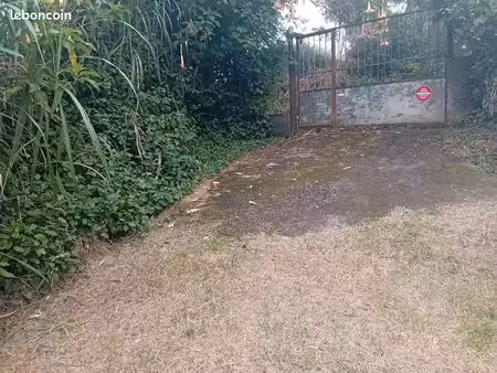 vend=mini terrain=50mil:constructible=aux dos d'âne possession (a netoyer a reborner)