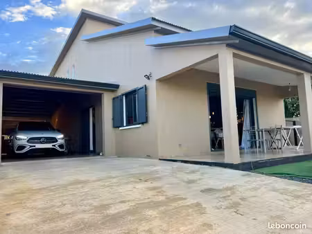 villa 5 pièces 140 m²
