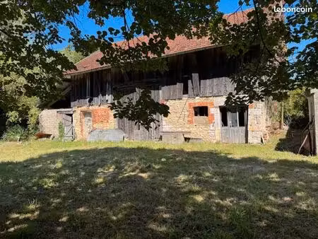 ancienne ferme sur 2740 m² à restaurer