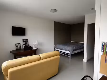 dijon montchapet studio meublé avec place de parking privative