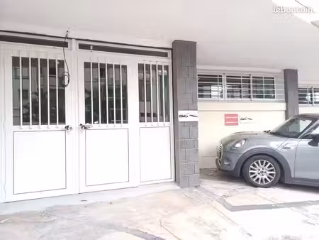 local commercial 90 m²