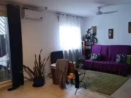 local professionnel - 45 m2 - situé en zone franche