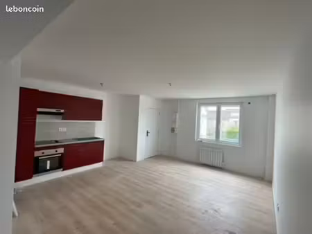 t2 rénové de 47 m² avec parking - sombernon
