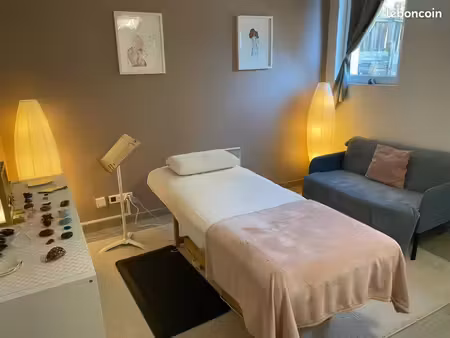 local commercial indépendant avec stationnement privé