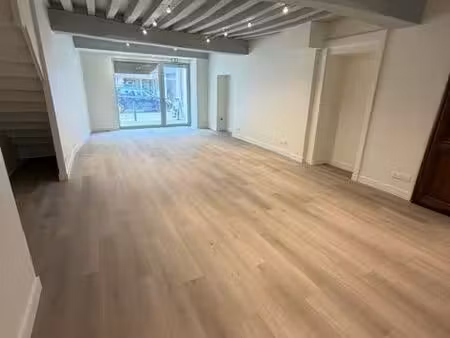 local commercial hyper centre