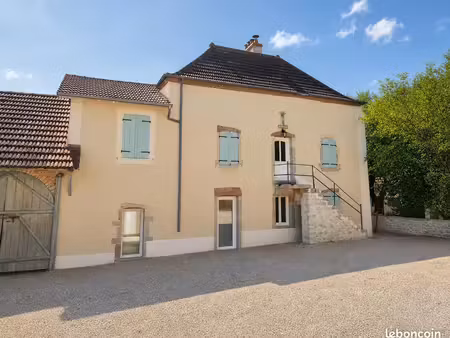 maison rénovée t4 de 127 m² avec jardin – la cour (auxonne)
