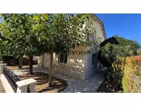 bergerac – maison familiale de 174 m² avec garage et jardin  terrain 390 m²