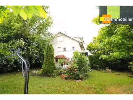 proche dole  vends agréable maison de 7 pièces  sur grand terrain plat et clos de 2155 m²