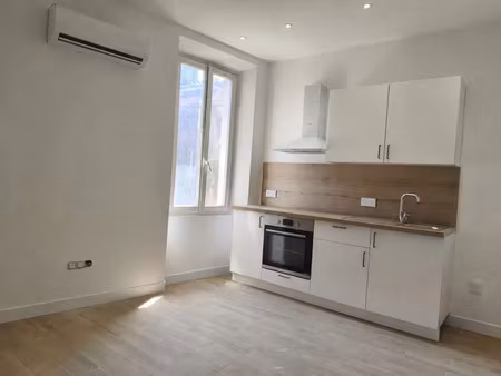 location appartement 1 pièce 20 m² à gonfaron (83590)