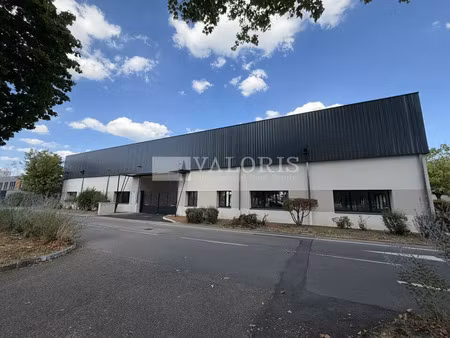 location commerce 1646 m² à vénissieux (69200)