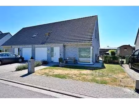 récente maison avec 3 chambres et garage à kluisbergen !