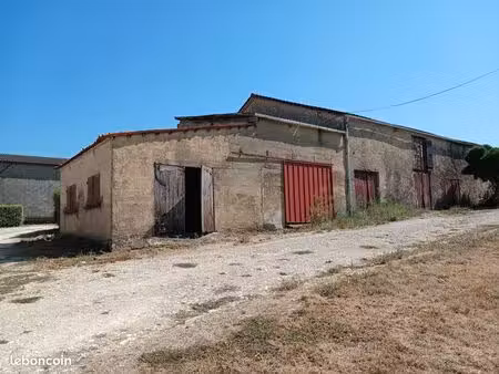 grange ancienne sur terrain attenant