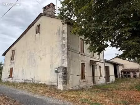 corps de ferme à restaurer