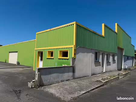 local 900 m² graces