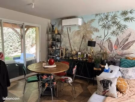 maison entièrement rénovée – 90 m² – 3 chambres – garage – résidence avec piscine – sarlat