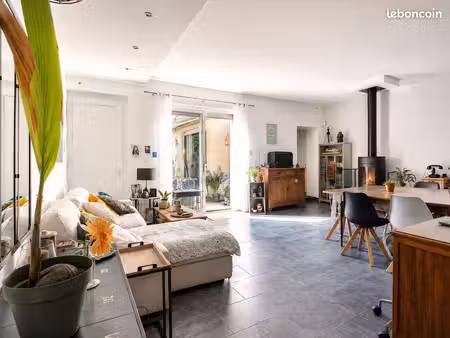 maison lumineuse et moderne