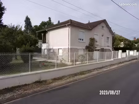 maison + dépendance avec piscine couverte