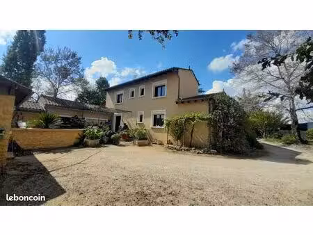 maison 7 pièces 231 m²