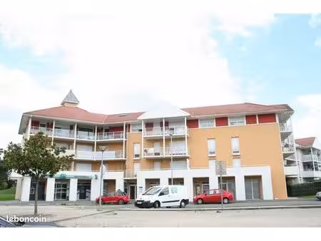 pau - vente t2 bis 52 m2 avec 2 places de parking aérien sécurisé