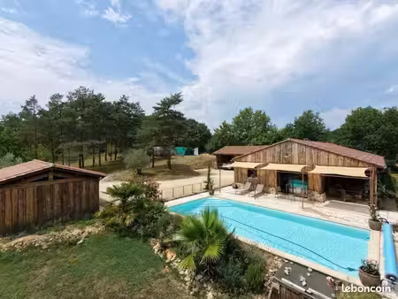 propriété de charme de plain-pied  140 m² piscine 1 ha périgueux noir