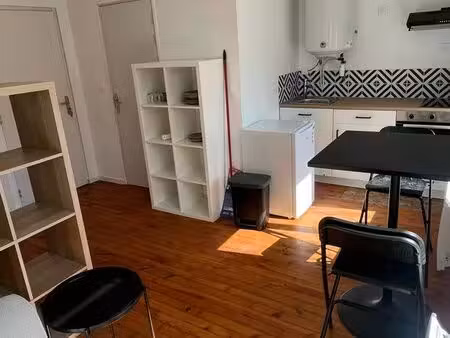 studio meublé rénové – 20 m² – cambrai – disponible immédiatement