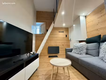 à louer – studio rénové – centre de chambéry  proche carré curial