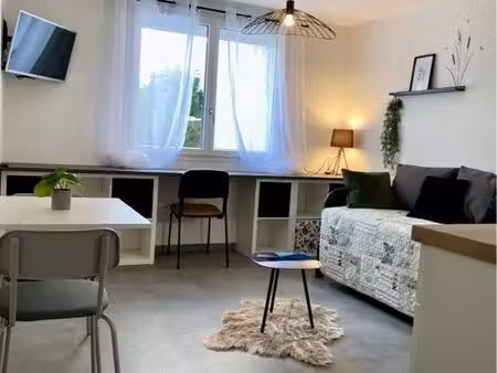 studio meublé 21 m2 avec place de stationnement