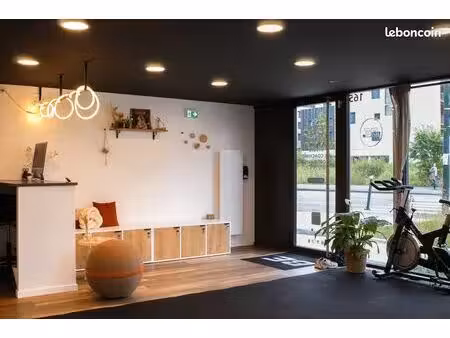 salle - espace pour professionnels de santé/sport/soin
