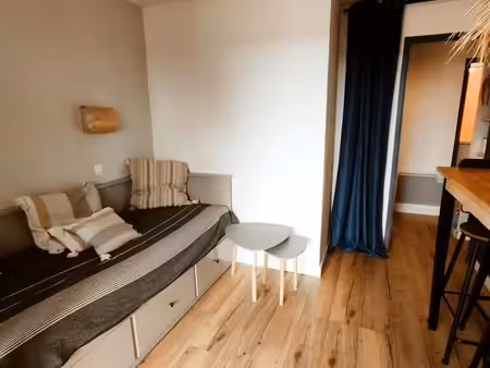 appartement meublé de 23 m² avec terrasse de septembre à juin