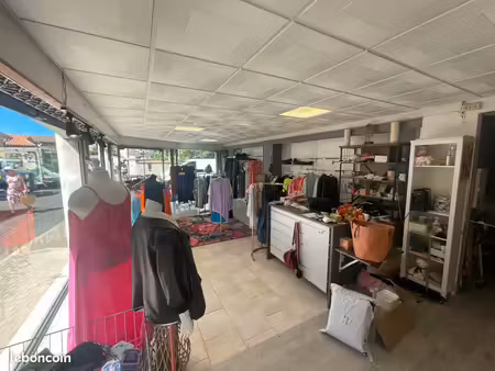 local commercial climatisé