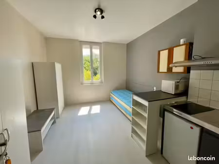 studio meublé entièrement rénové – bergerac centre (quartier tribunal)