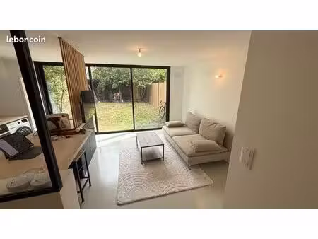 ? t2 meublé de 38 m² avec jardin privatif de 50 m² – 729 cc – disponible à partir du 12 ao