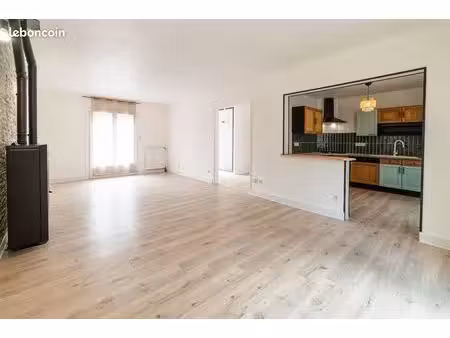 ? maison mitoyenne rénovée à louer – 88 m² – 3 chambres – jardin clos – garage
