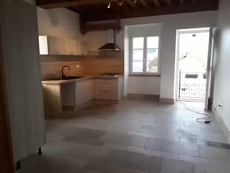 location appartement 3 pièces 74.85 m² à biesles (52340)  620 €