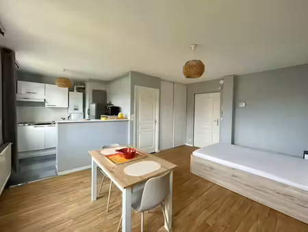 location meublée appartement 1 pièce 29.3 m² à senlis (60300)  685 €