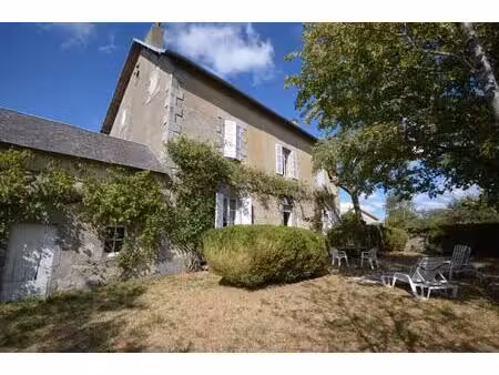 maison de maitre de 10 pièces avec 4 chambres.