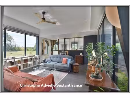villa d'architecte ossature bois  plain pied   4 chambres   piscine  garage et atelier sur