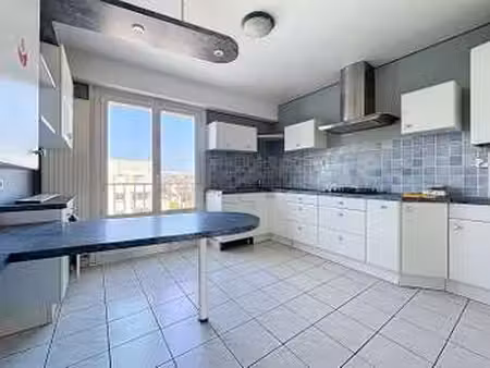 vente appartement 3 pièces à la roche-sur-yon (85000) : à vendre 3 pièces / 63m² la roche-