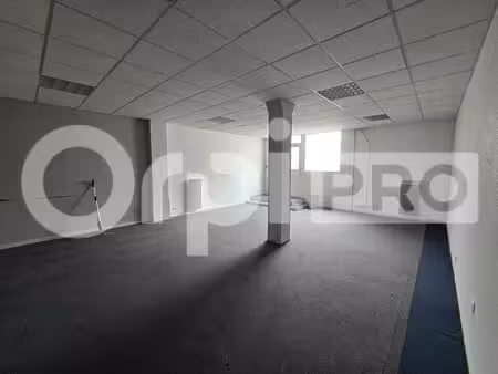 location bureaux 131 m²